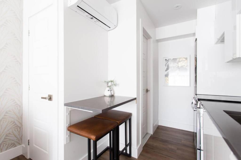 Wonderful Studio In Little Italy With Full Bath By Den Stays Montreal Zewnętrze zdjęcie
