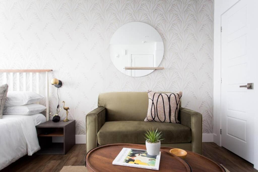 Wonderful Studio In Little Italy With Full Bath By Den Stays Montreal Zewnętrze zdjęcie