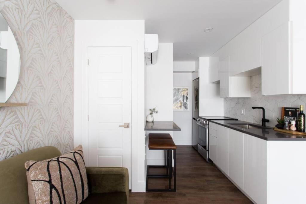 Wonderful Studio In Little Italy With Full Bath By Den Stays Montreal Zewnętrze zdjęcie