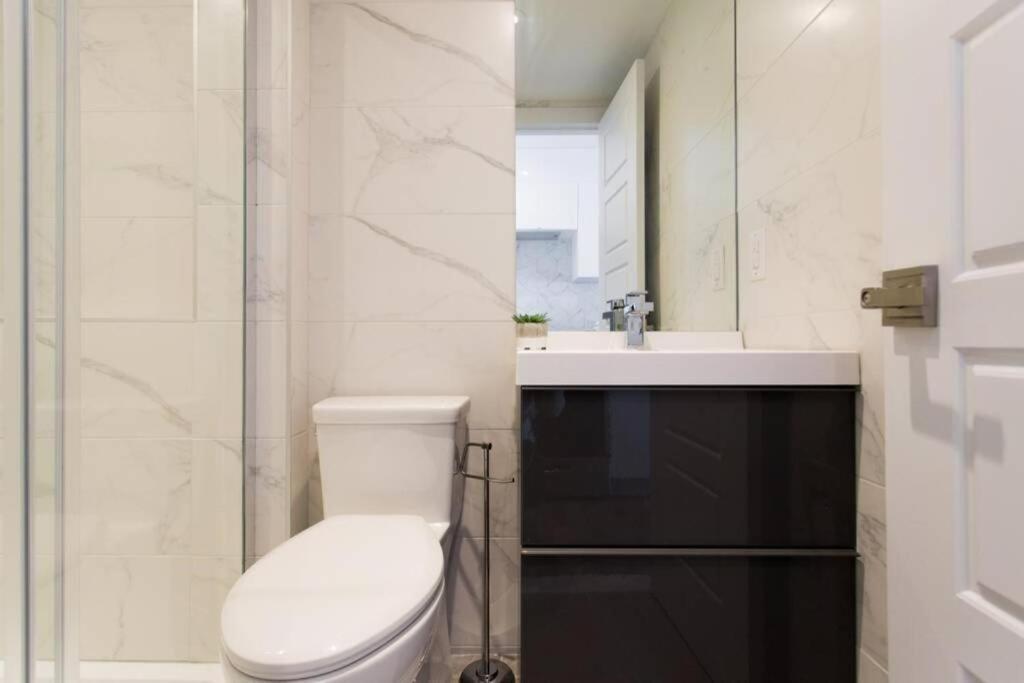 Wonderful Studio In Little Italy With Full Bath By Den Stays Montreal Zewnętrze zdjęcie